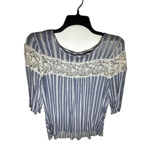 Torrid Blouse Size 1 1X Blue White Stripes‎ Gauze Crochet Trim 3/4 Sleeves Flowy